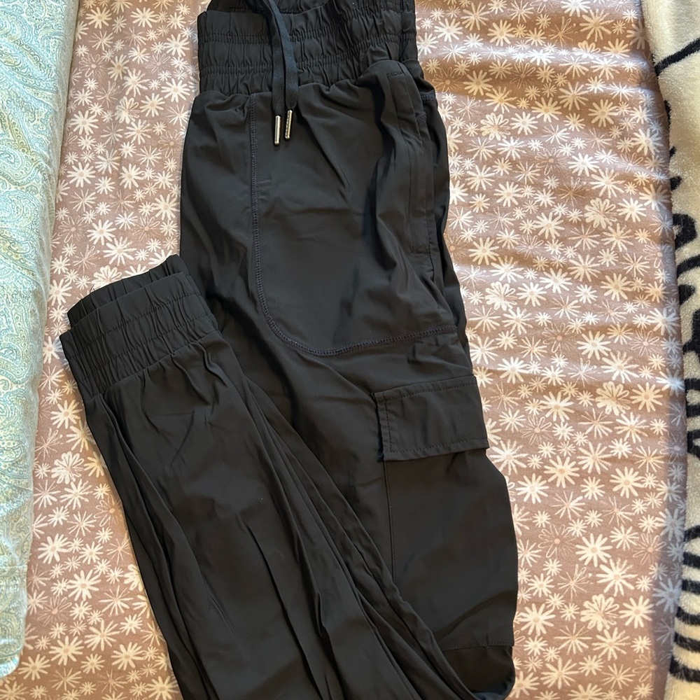 Black vitality joggers